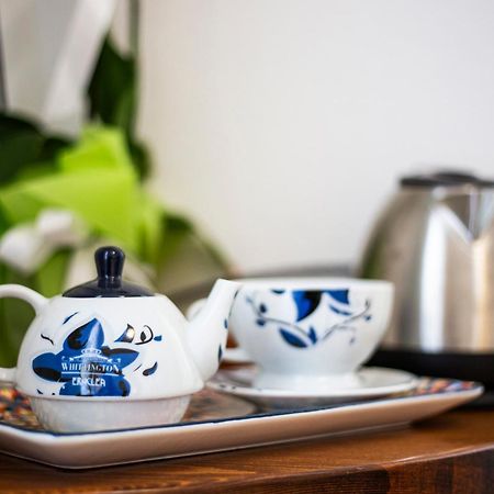 Le Maschere B&B サンタ・テレーザ・ガッルーラ エクステリア 写真