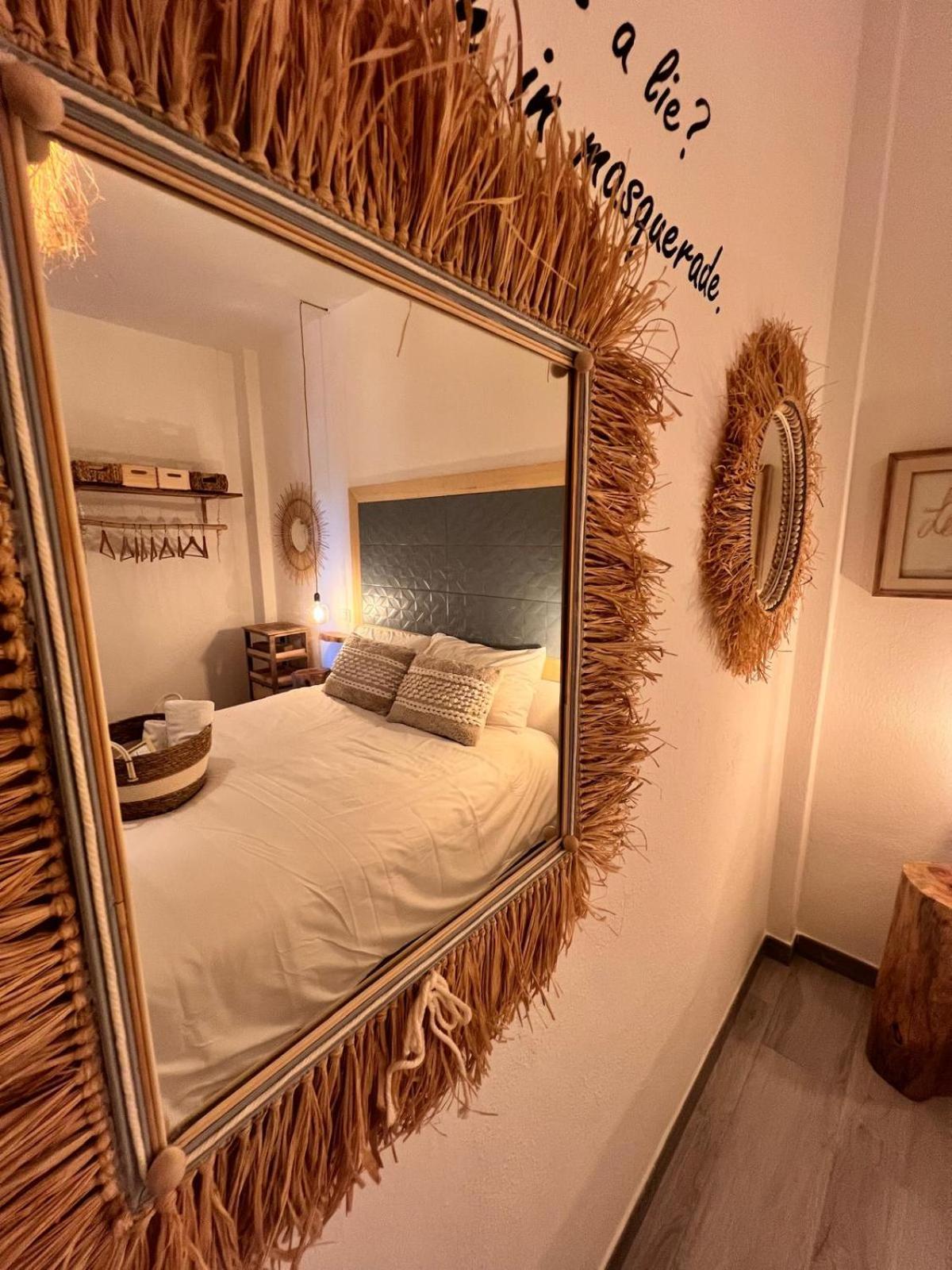 Le Maschere B&B サンタ・テレーザ・ガッルーラ エクステリア 写真